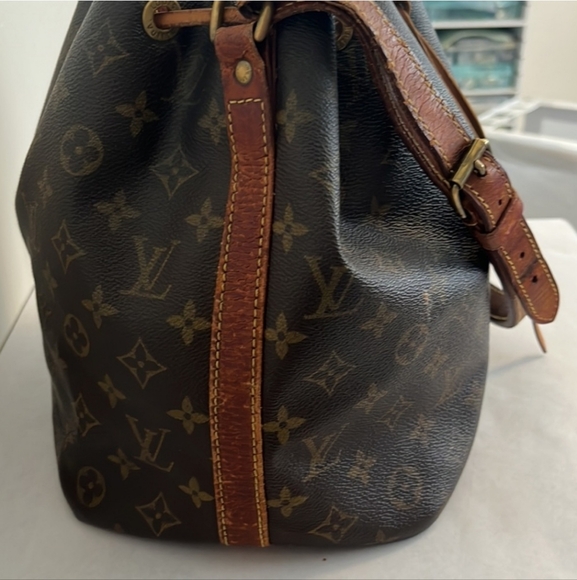 Authentic Louis Vuitton Shoulder Bag Petit-Noe Brown Monogram - Picture 3 of 17